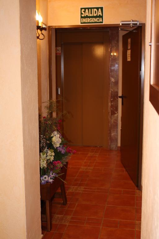 Hotel Dona Isabel Torrellano Esterno foto